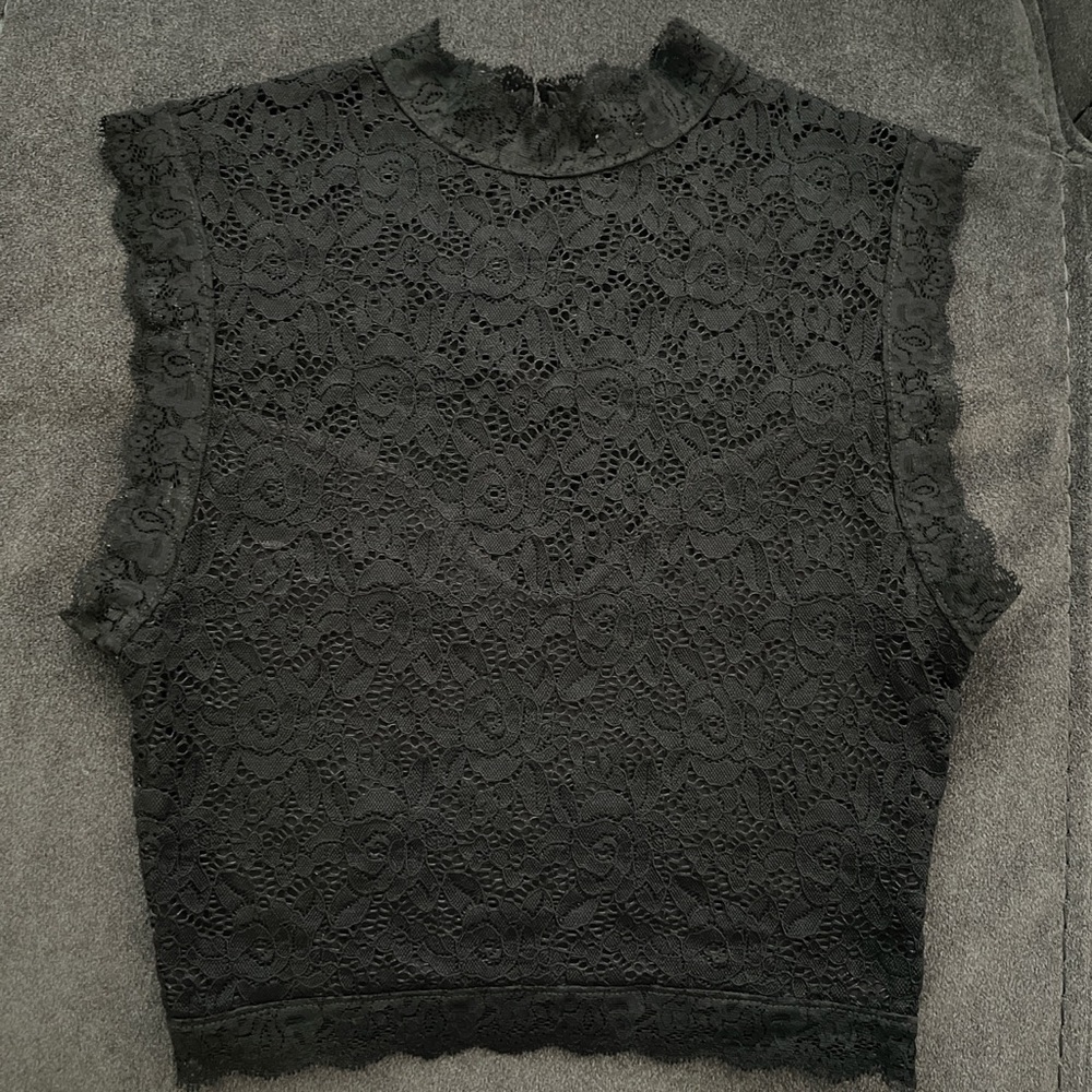 BEBE Lace top